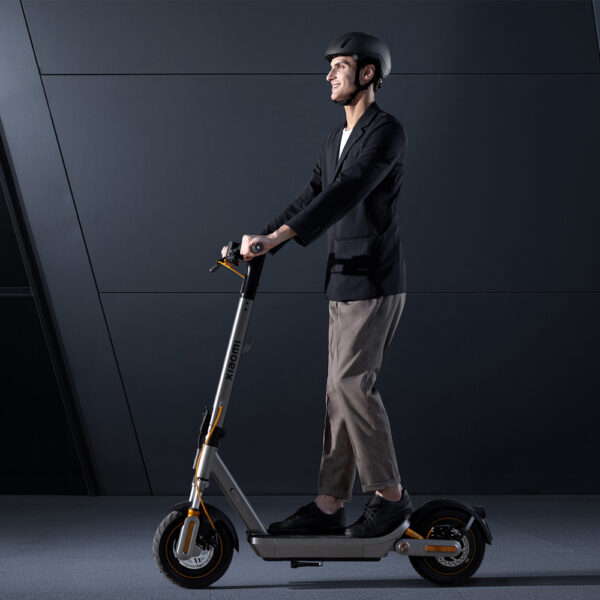 معرفی اسکوتر برقی شیائومی مدل Xiaomi Electric Scooter 6 Max