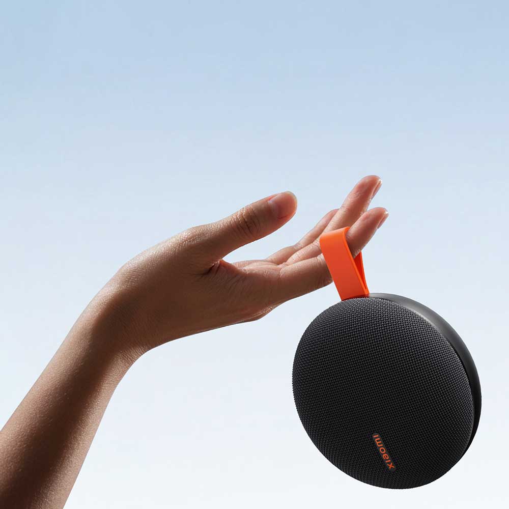 لذت-گوش-دادن-اهنگ-با-اسپیکر-بلوتوثی-شیائومی-مدل-Xiaomi-Bluetooth-Speaker-Essential-OH3RG